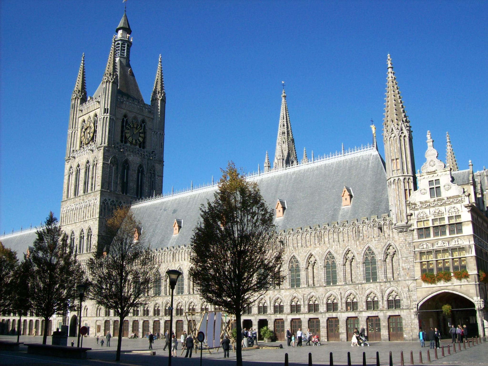 6 reasons to visit YPRES (Ieper) on the 11th of November.